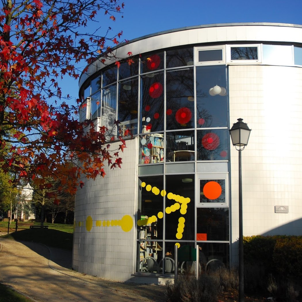 Saint-Cloud Library 1
